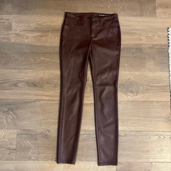 Blank NYC burgundy vegan leather slim fit, mid rise jeans, 26 - Picture 2 of 7